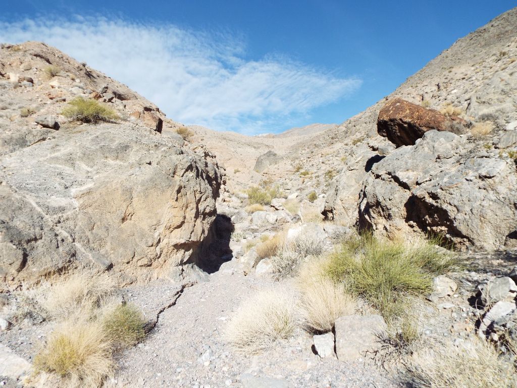 Finally back in Little Arches Canyon after a 9-month wait to see the rest of the upper canyon: