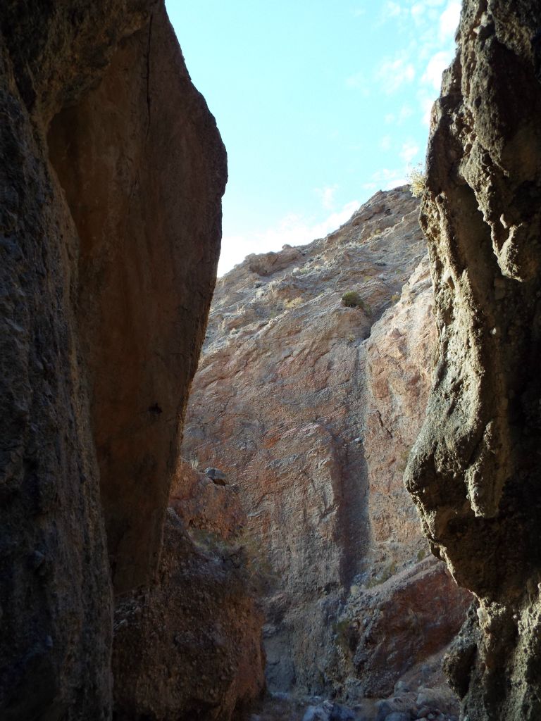 The canyon walls became quite amazing as they grew in height all around: