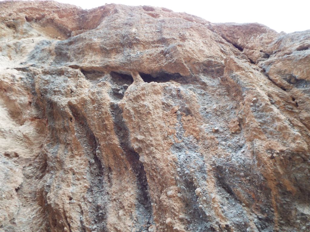 Looking up the canyon wall at some interesting colors and designs: