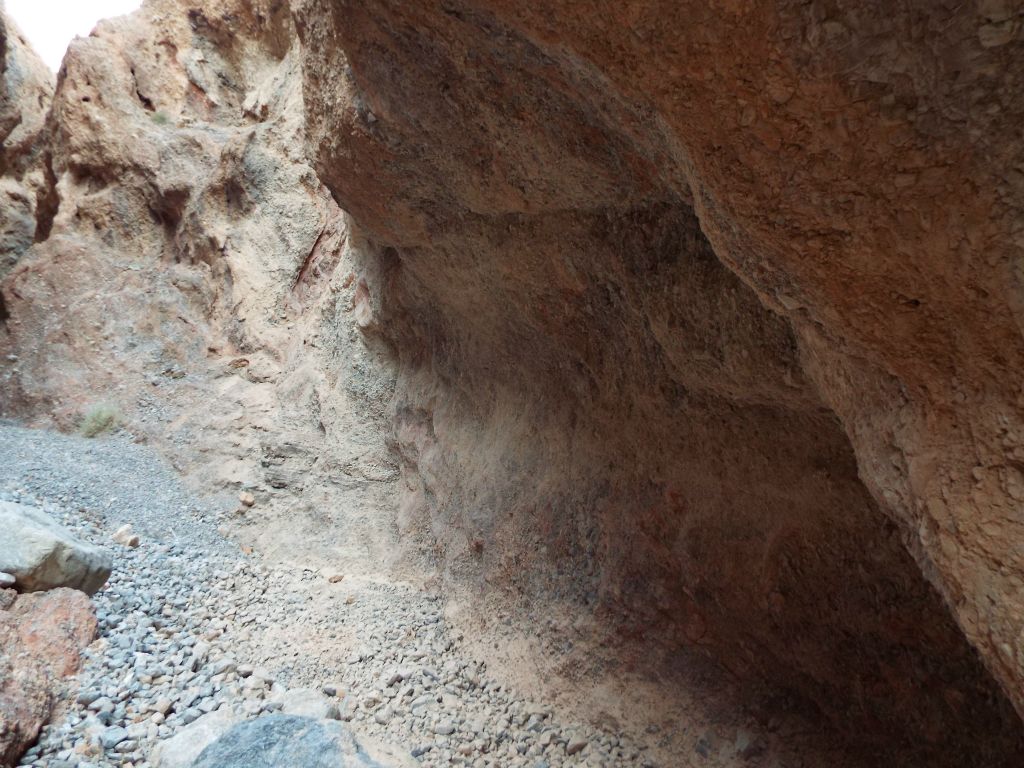 Overhanging walls of great beauty in the slot: