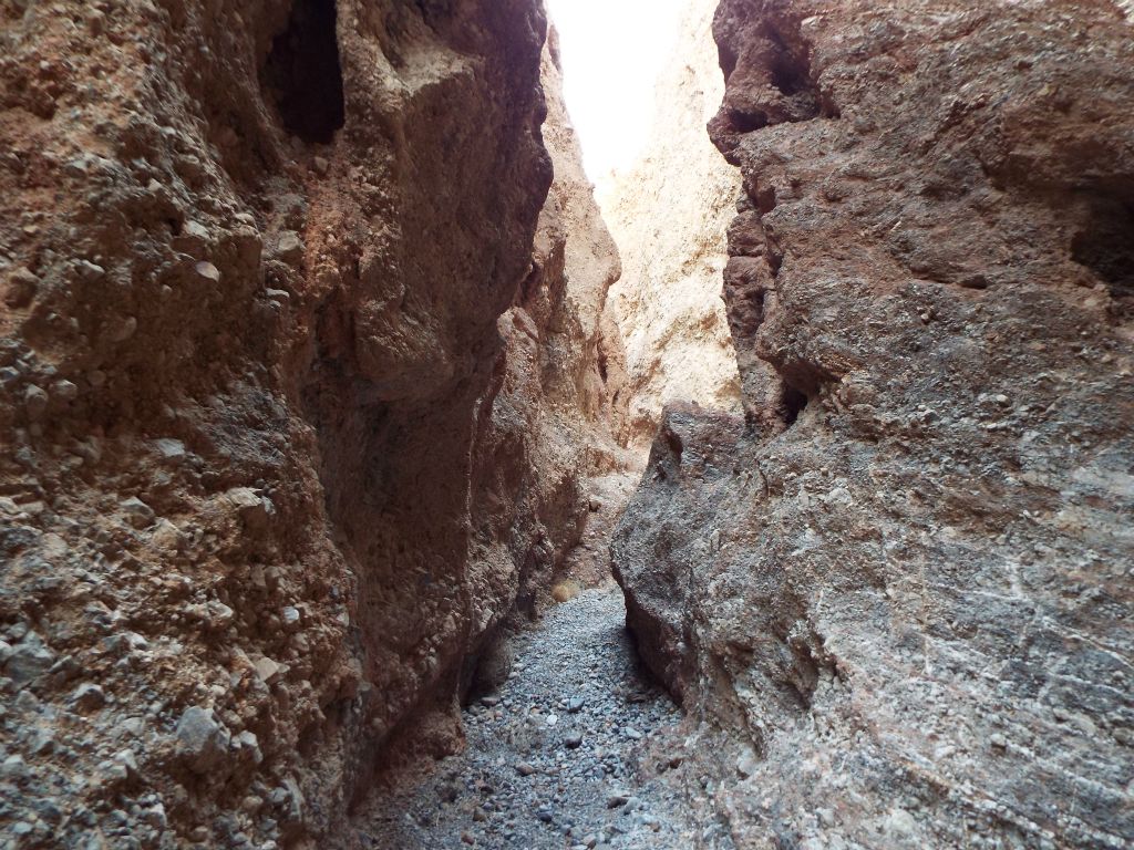 A perfectly formed passage with smooth gravel to walk on: