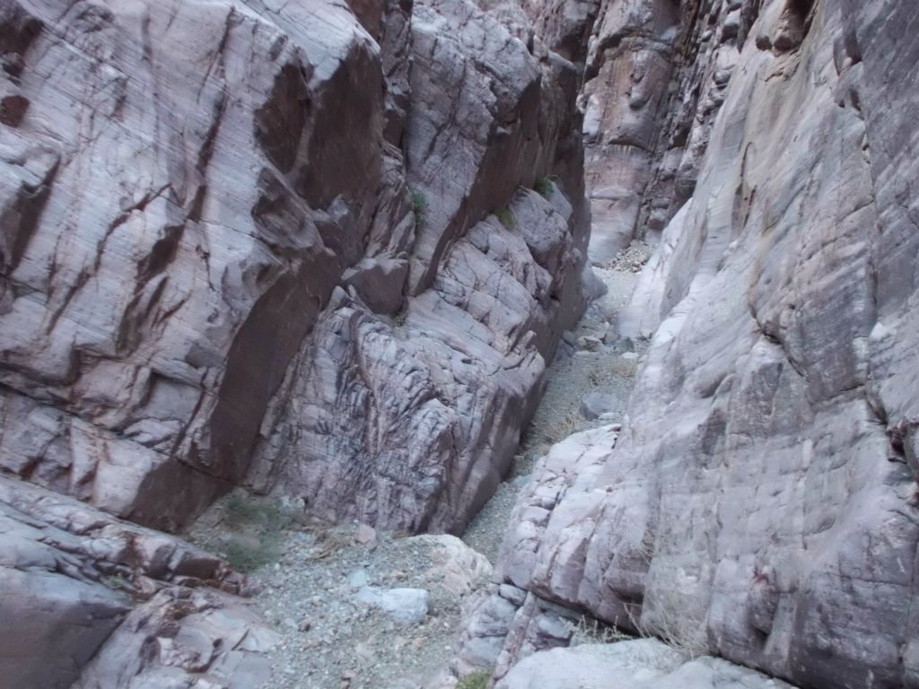 True slot narrows in Moonlight Canyon.  This place just keeps getting better and better: