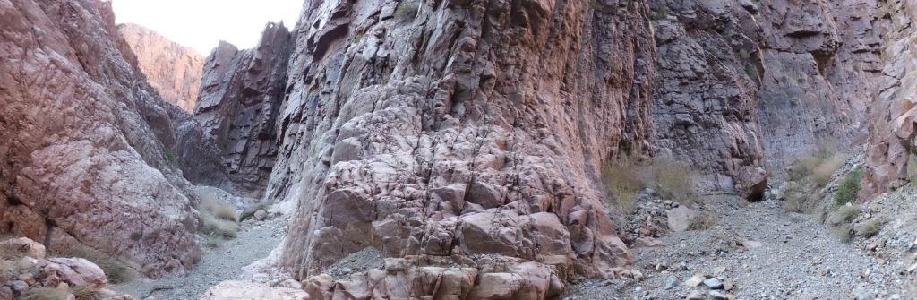 A small panoramic taken in Moonlight Canyon on the hike back out: