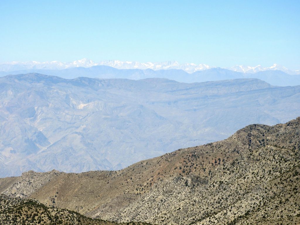 The snow-capped Sierras far in the distance were clearly visible on this nice day: