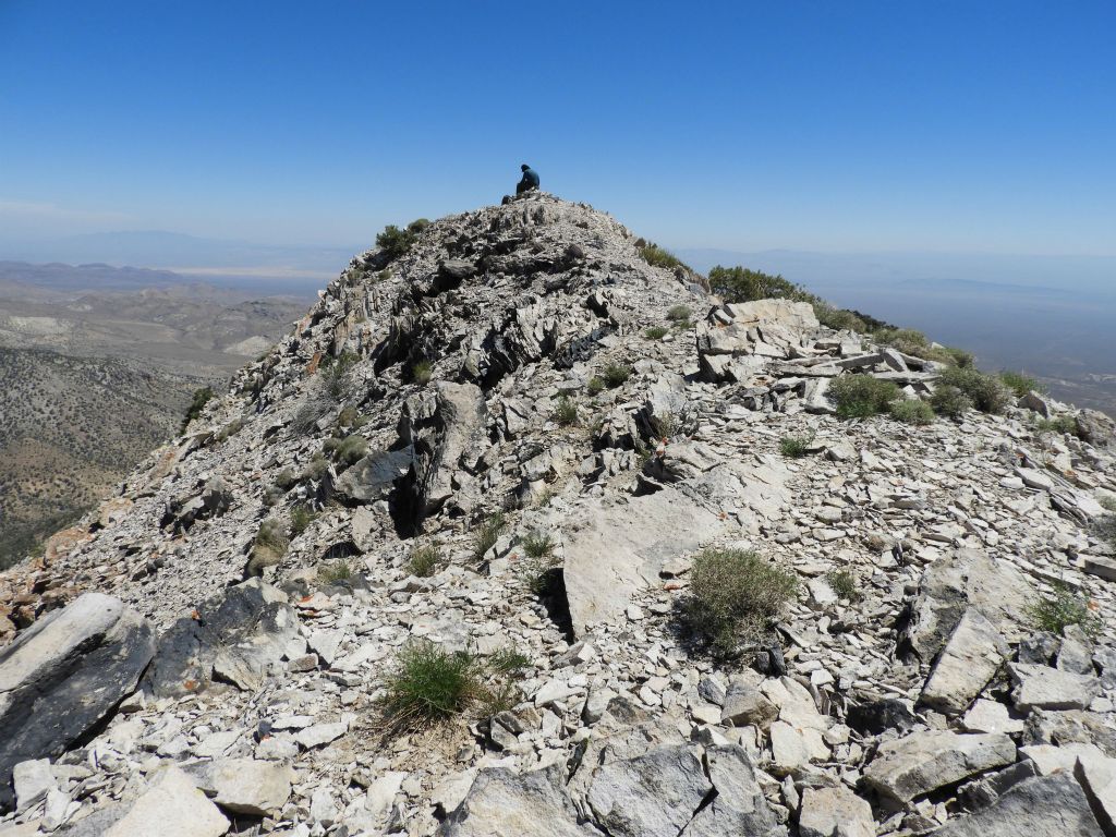 Looking over at the actual summit bump, where Tobin was currently signing into the register: