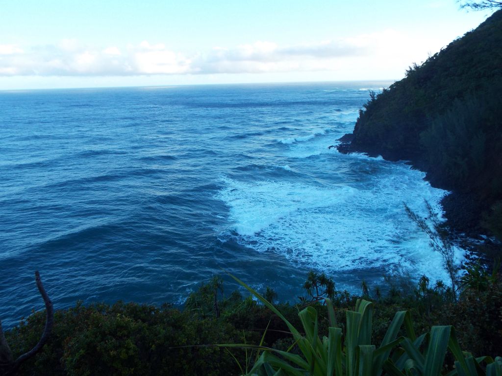 The trail eventually circles around to a viewpoint of the beach area below: