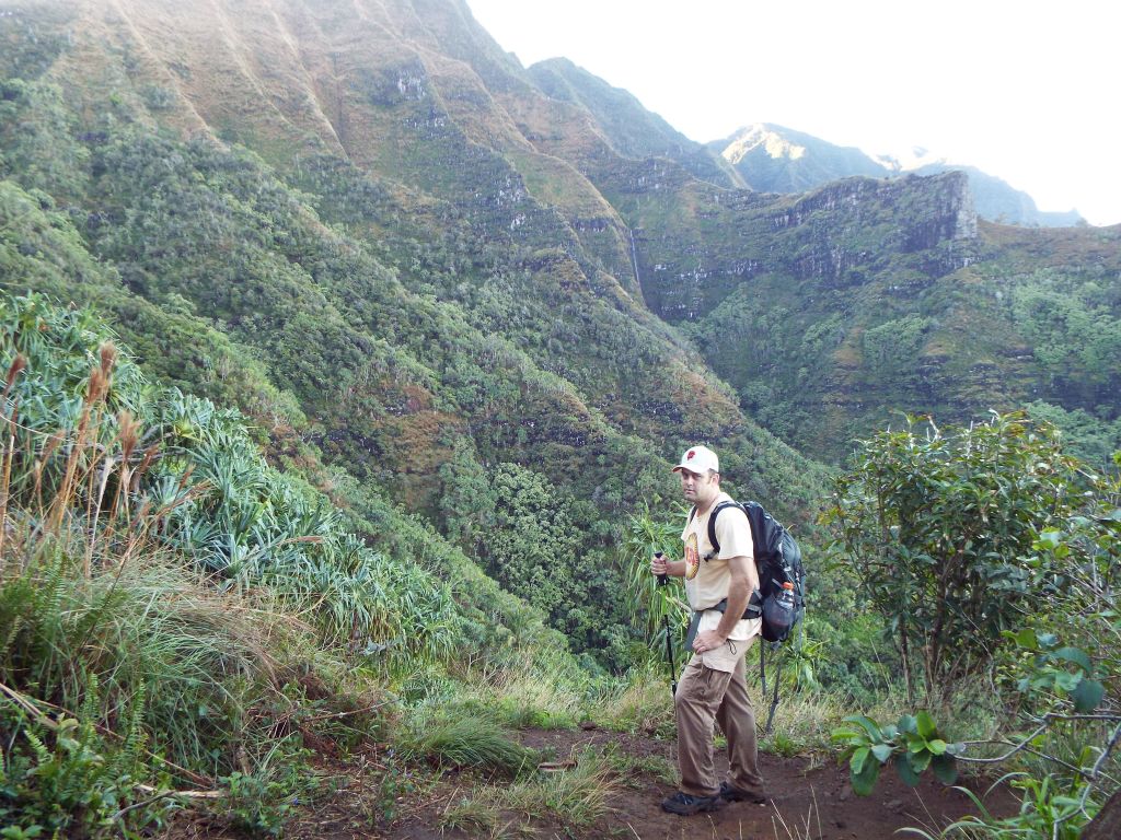Steve with Hoolulu Valley in the background.  This was one of my favorite viewpoints along the early part of the trail: