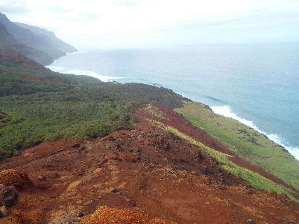 From the top of Red Hill, the trail needs to drop over 500 feet in elevation to reach Kalalau Beach: