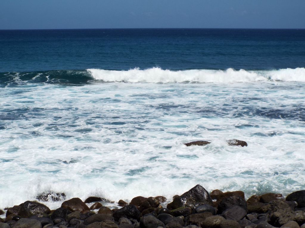 More waves and white water just off the shore.  This didn't look like a safe area to take a dip in the ocean: