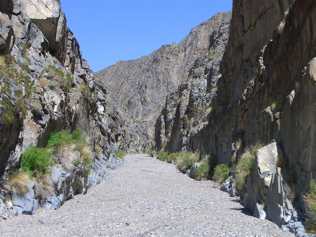 We first walked down towards the lower part and turned around and took this picture of the central Corridor: