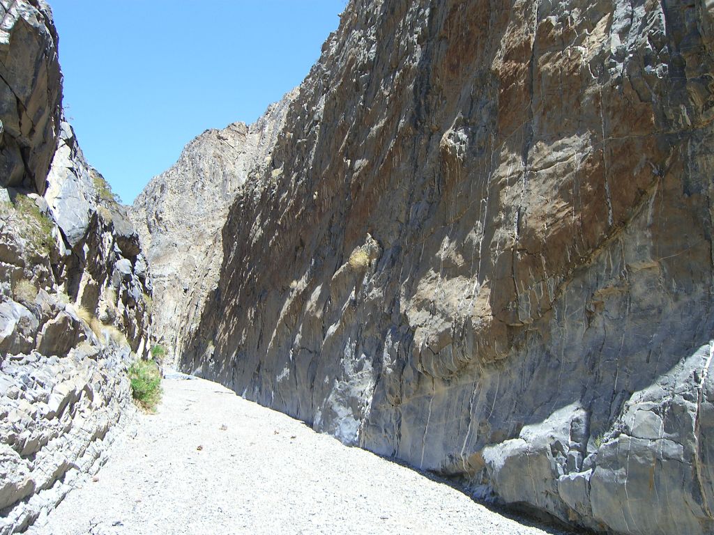 The huge massive vertical walls within The Corridor were quite impressive: