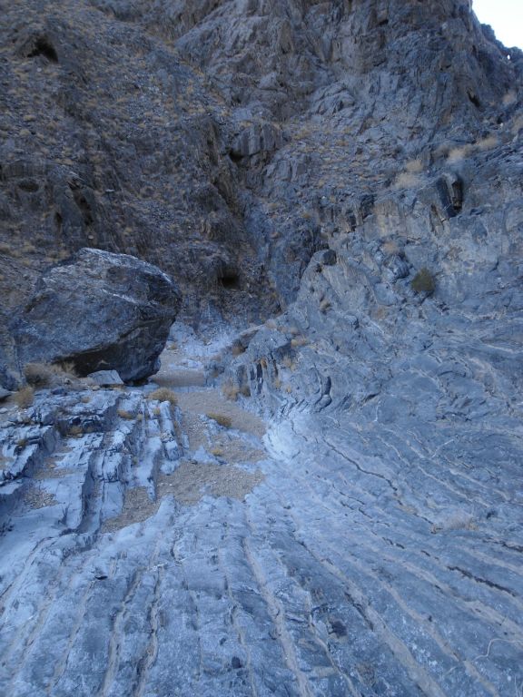 The first side canyon eventually begins narrowing down: