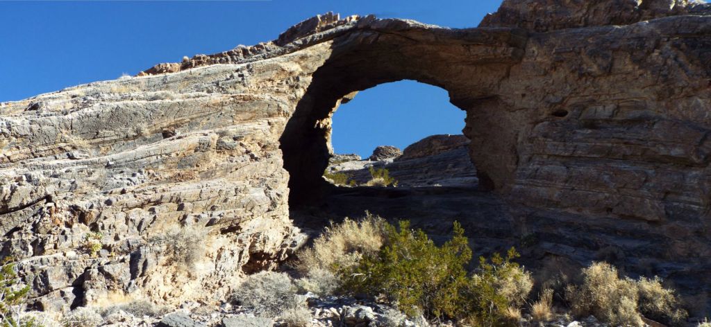 We leave you with one final panoramic of Grand View Arch, perhaps Death Valley's largest arch: