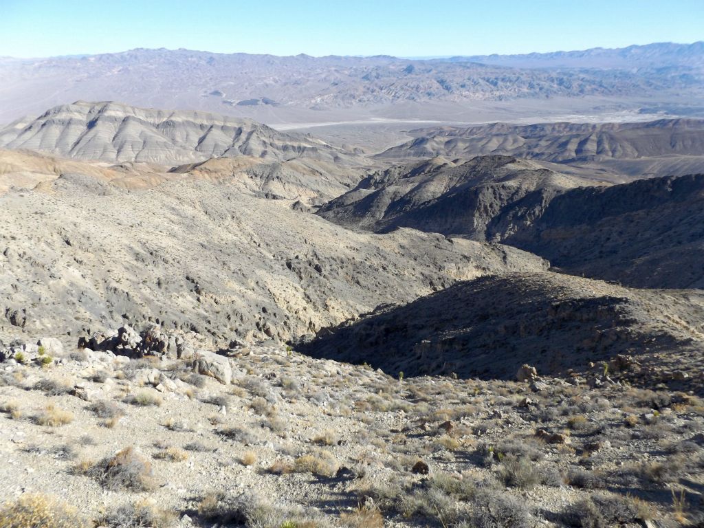 While hiking along the ridge, there appeared to be multiple routes which would work for getting back down later: