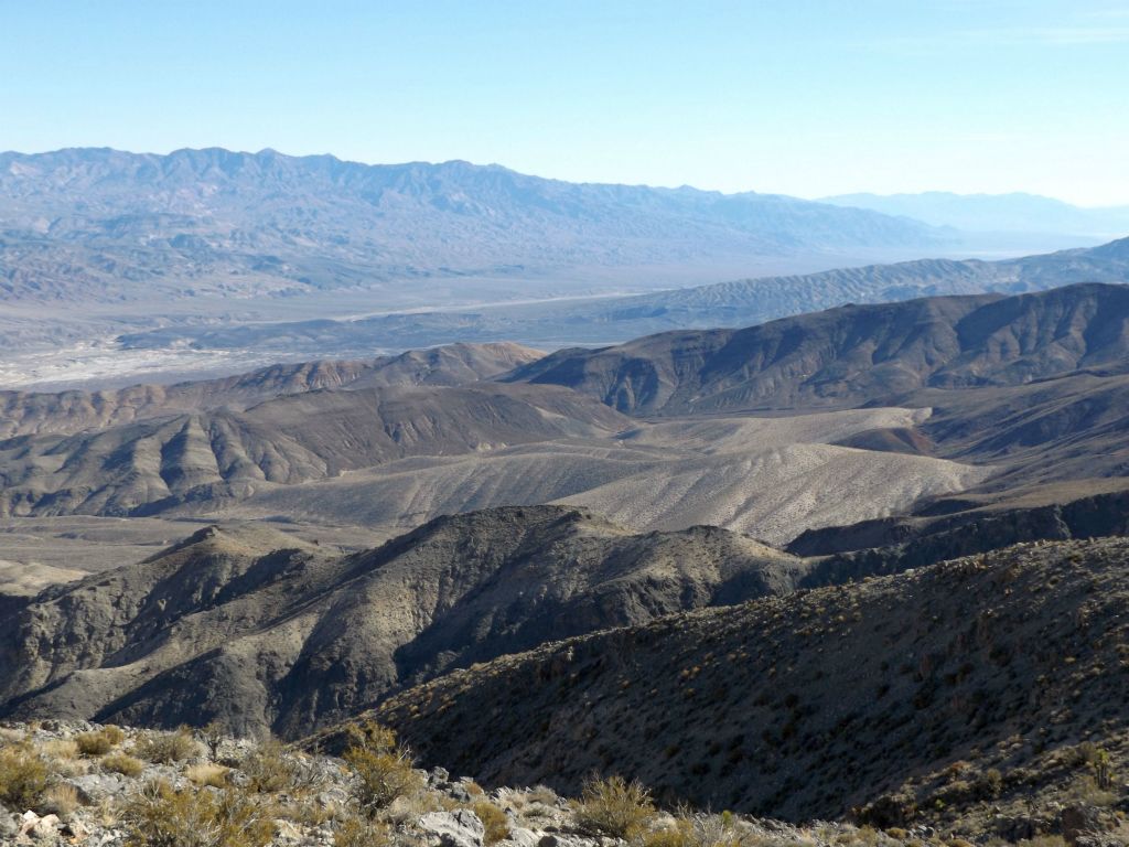 Looking to the southeast during the climb up, the Grapevine Mountains and Funeral Mountains were very distinct: