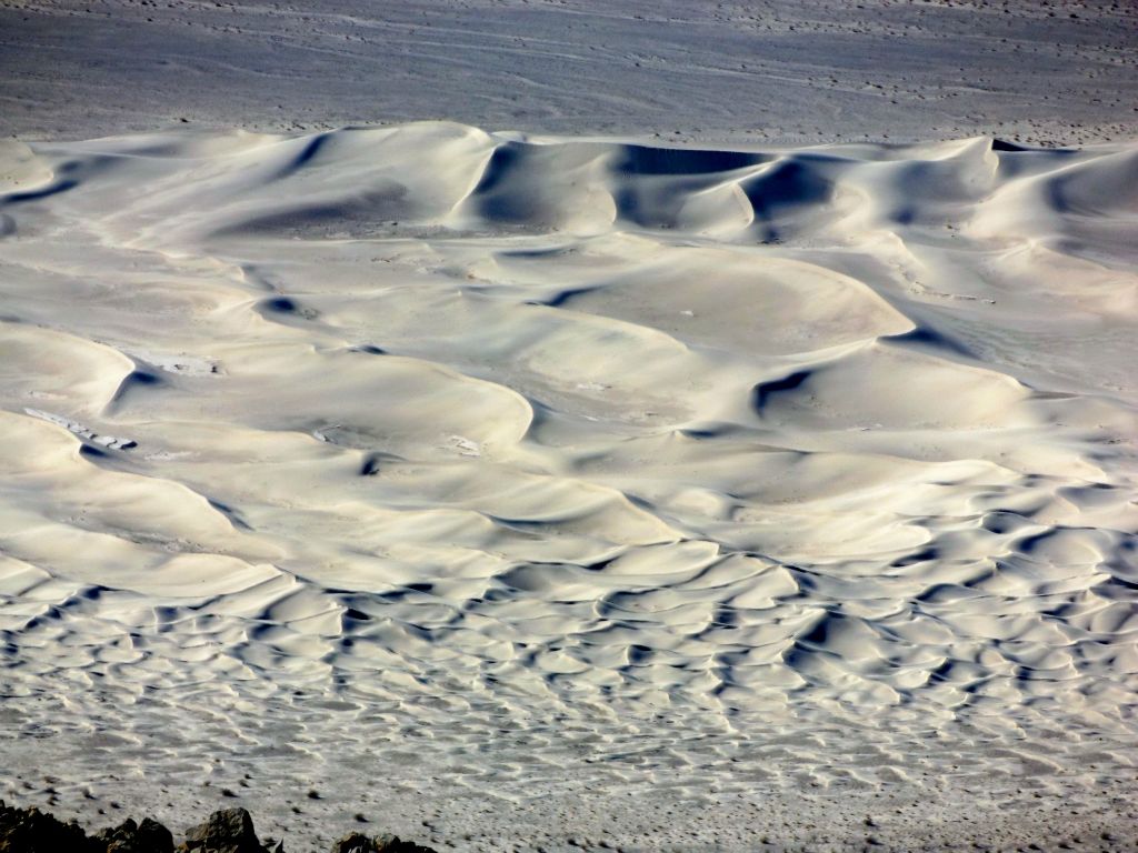The sand hills which make up the southern portion of the Eureka Dunes are quite enchanting to look at:
