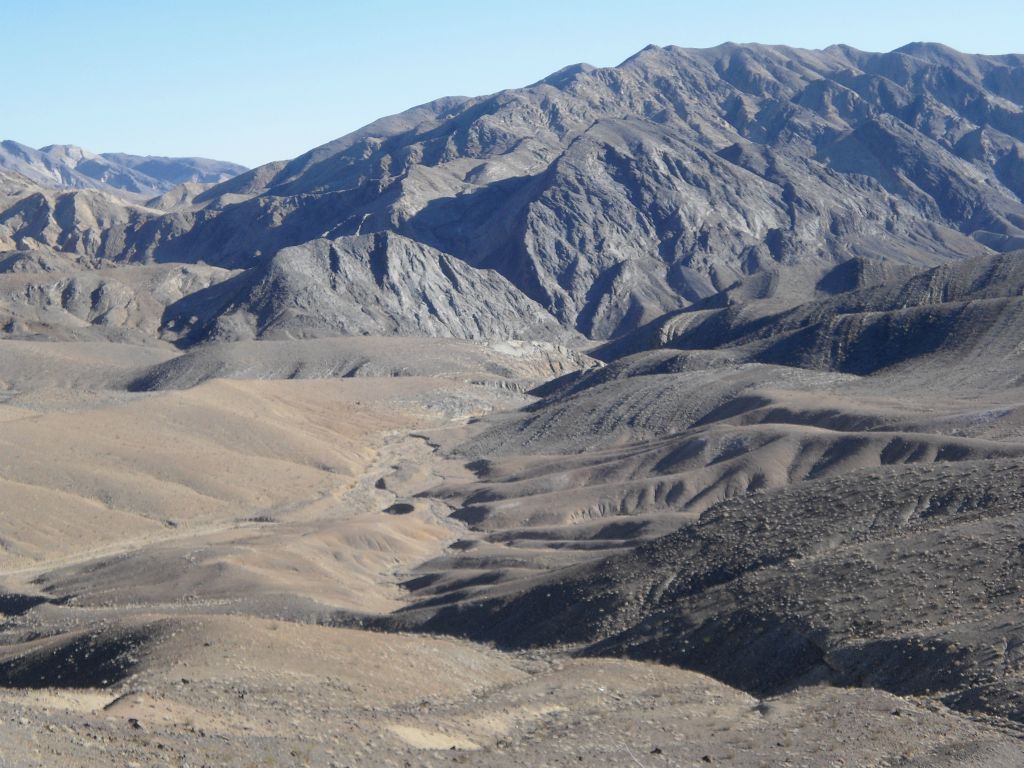 Turning around to the south, this is looking the other direction toward the side canyons I would need to rejoin to complete my loop hike.  P5201 is visible as the high point at the upper right: