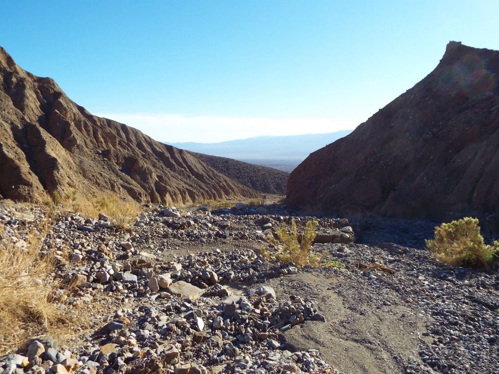 Looking back down the canyon in the mid-afternoon sunshine: