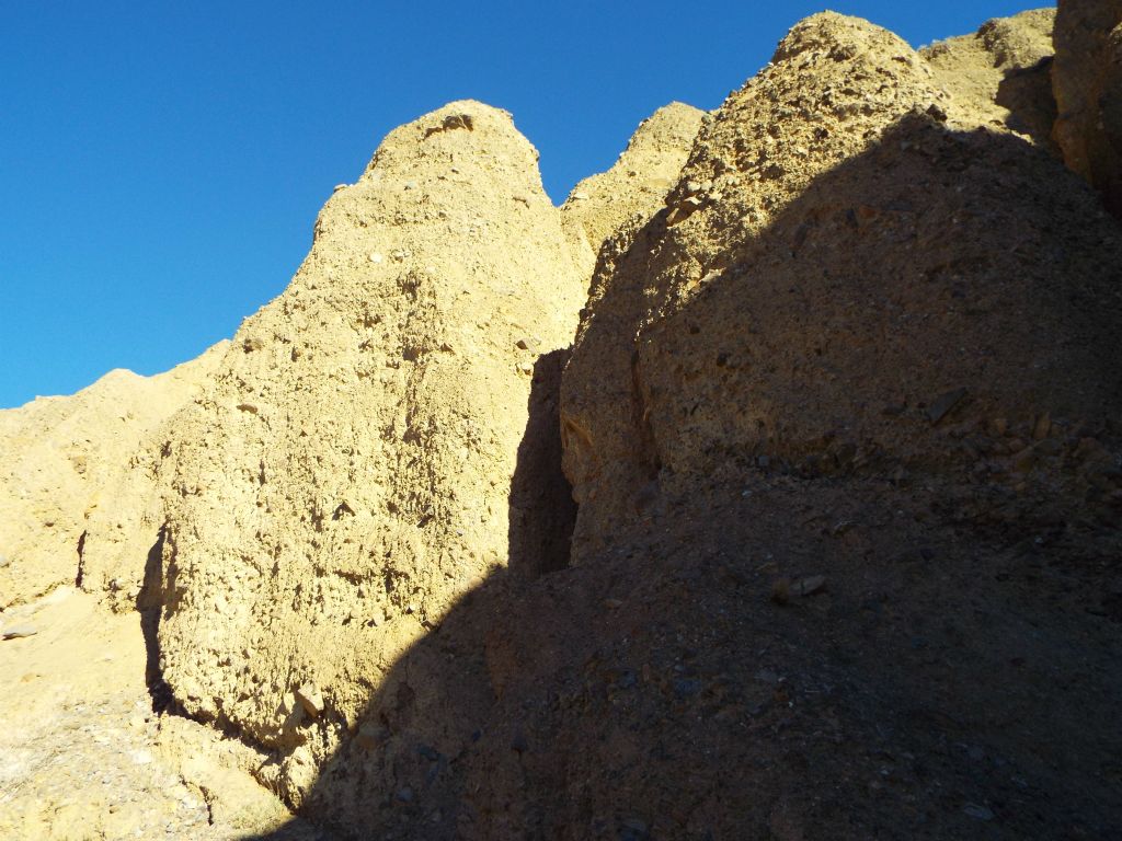 We soon ran into giant free-standing masses of conglomerate rock: