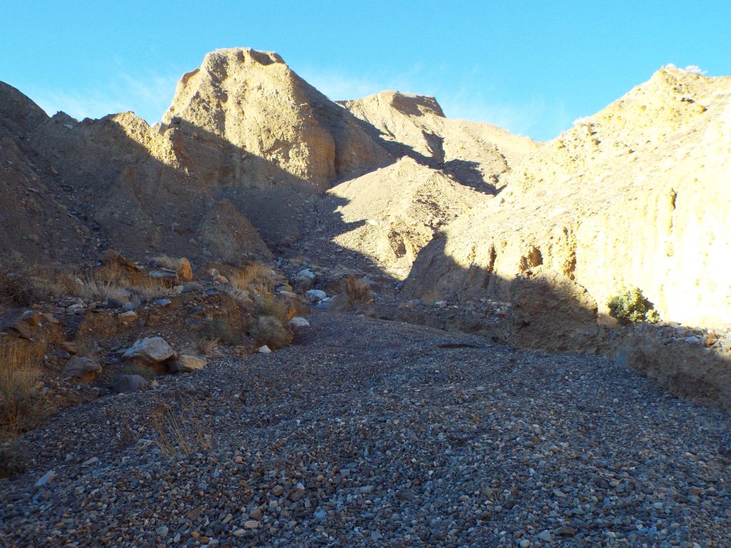 Slow walking on top of deep gravel: