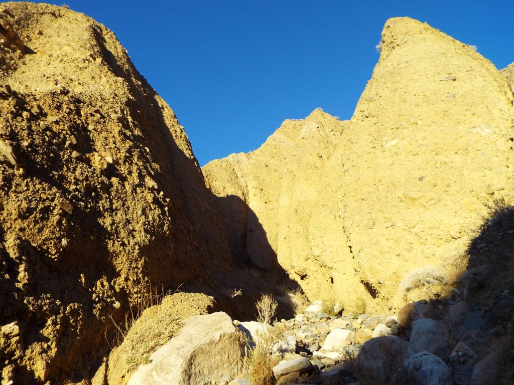As you can tell by this picture, we didn't think this side canyon would go very far.  We assumed this would be a quick few minutes up and back to check it out: