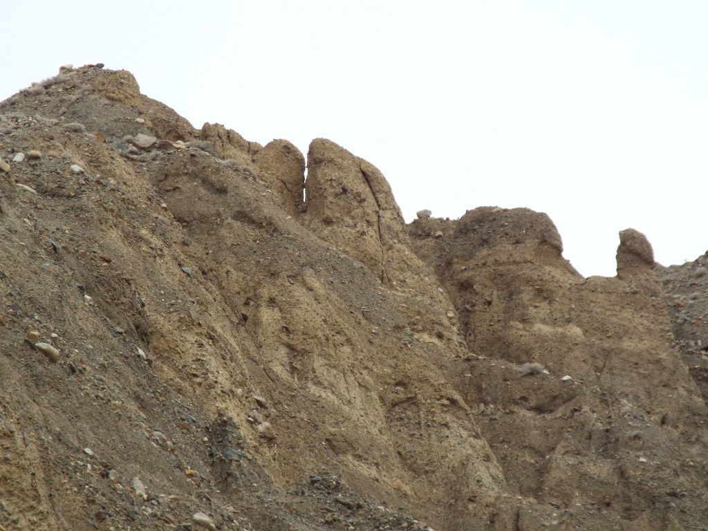I thought the formation in the middle was interesting, how there is a small crack separating two blocks of conglomerate: