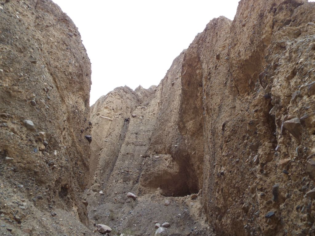 The side slot definitely has narrows that are worth visiting: