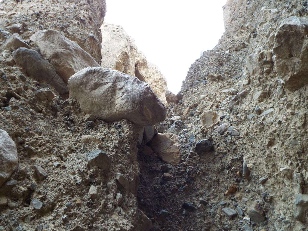 The side slot abruptly came to an end at this impassable dry fall: