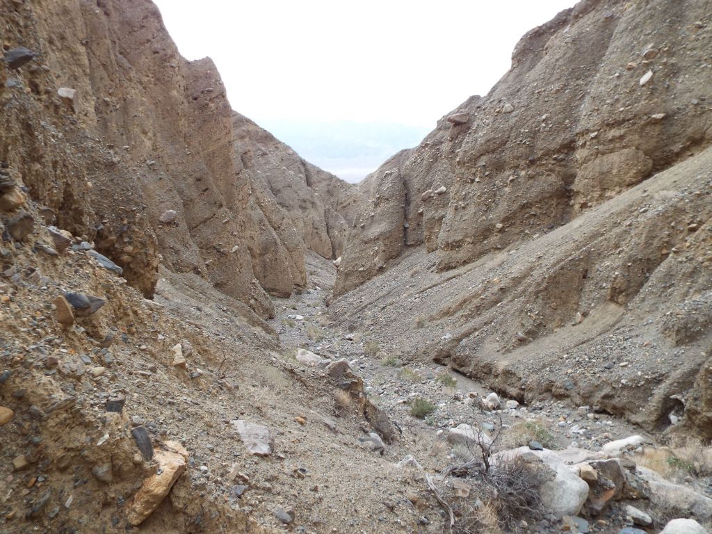 Heading back down the side slot toward the main canyon: