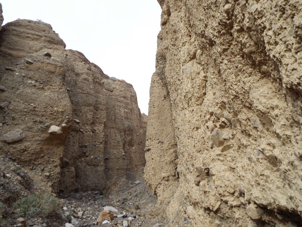 One attribute of this canyon is a continuously steep wash.  That remained true as we entered the narrows: