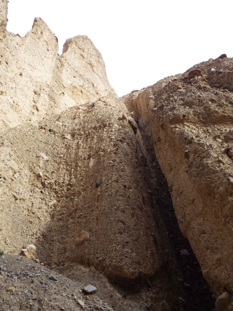 Notice the thin conglomerate formations rising up at the top left: