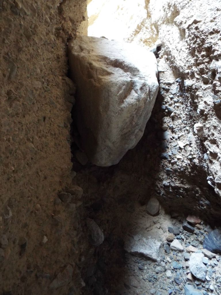 And this is the end dry fall, which is actually a wedged giant boulder.  I was able to chimney climb this and get higher than the boulder, but ultimately decided to stop here for safety purposes: