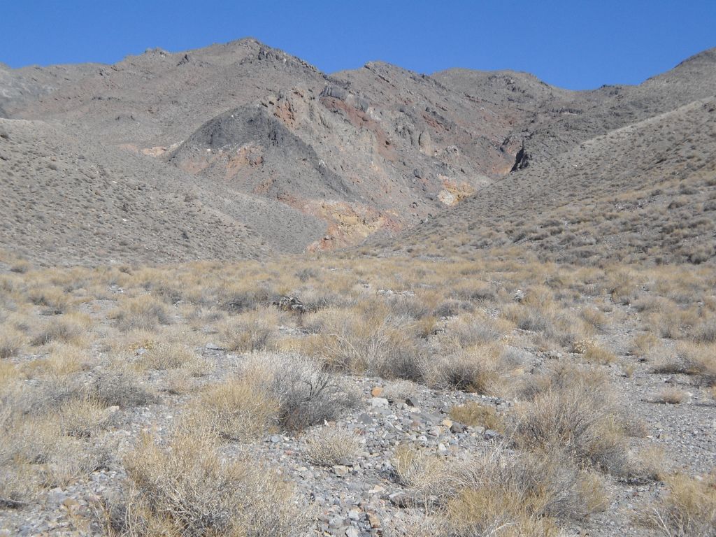 Up ahead the ridges end and the canyon closes in: