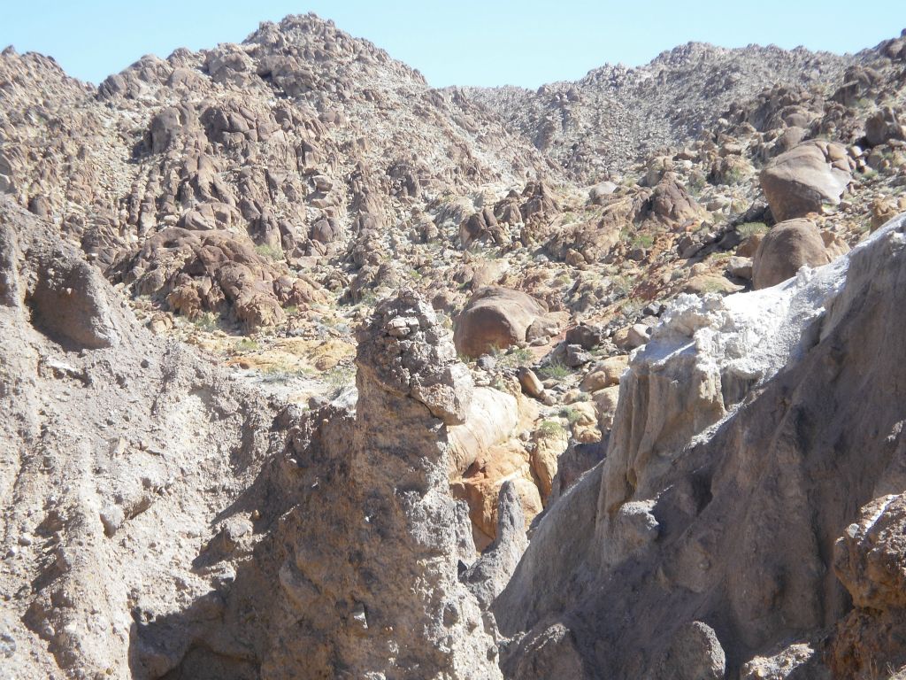 This part of Contact Canyon is truly a paradise of rocks: