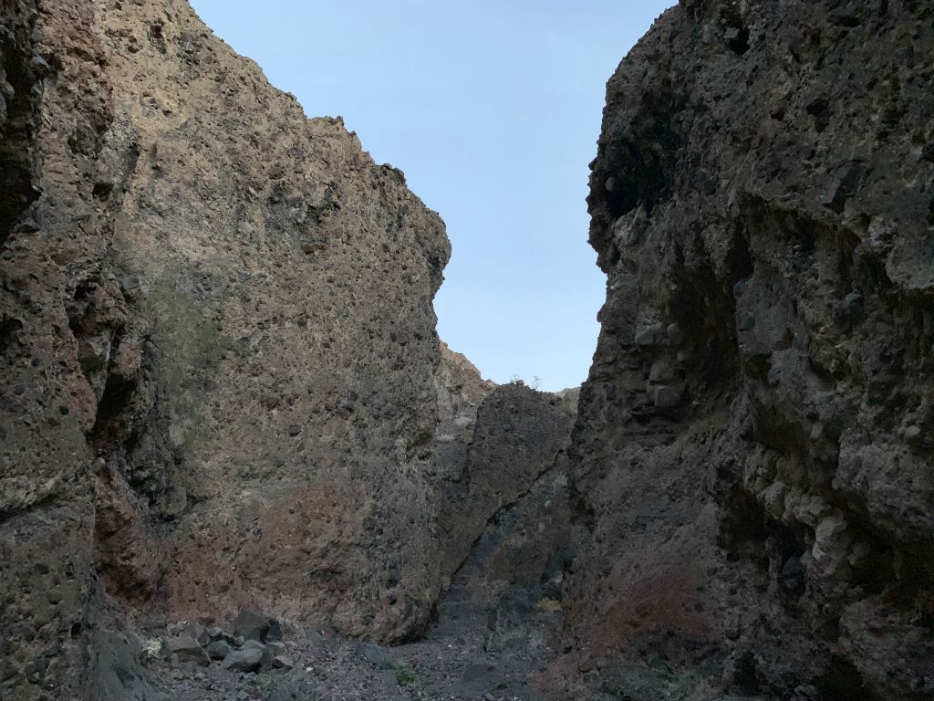 The height of the canyon walls continued to be quite high throughout the narrows: