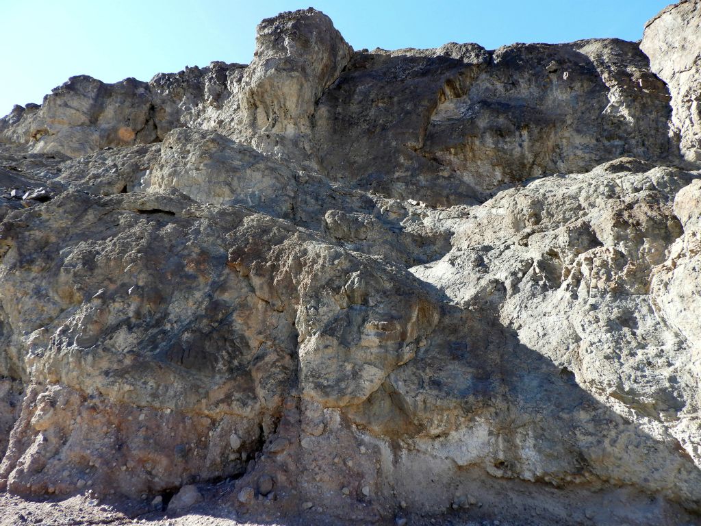 Another nice main canyon wall to break up the wide open scenery through this area: