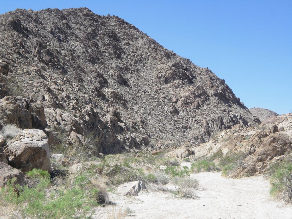What a dramatic change after the steep bouldering section I had just conquered a few minutes earlier: