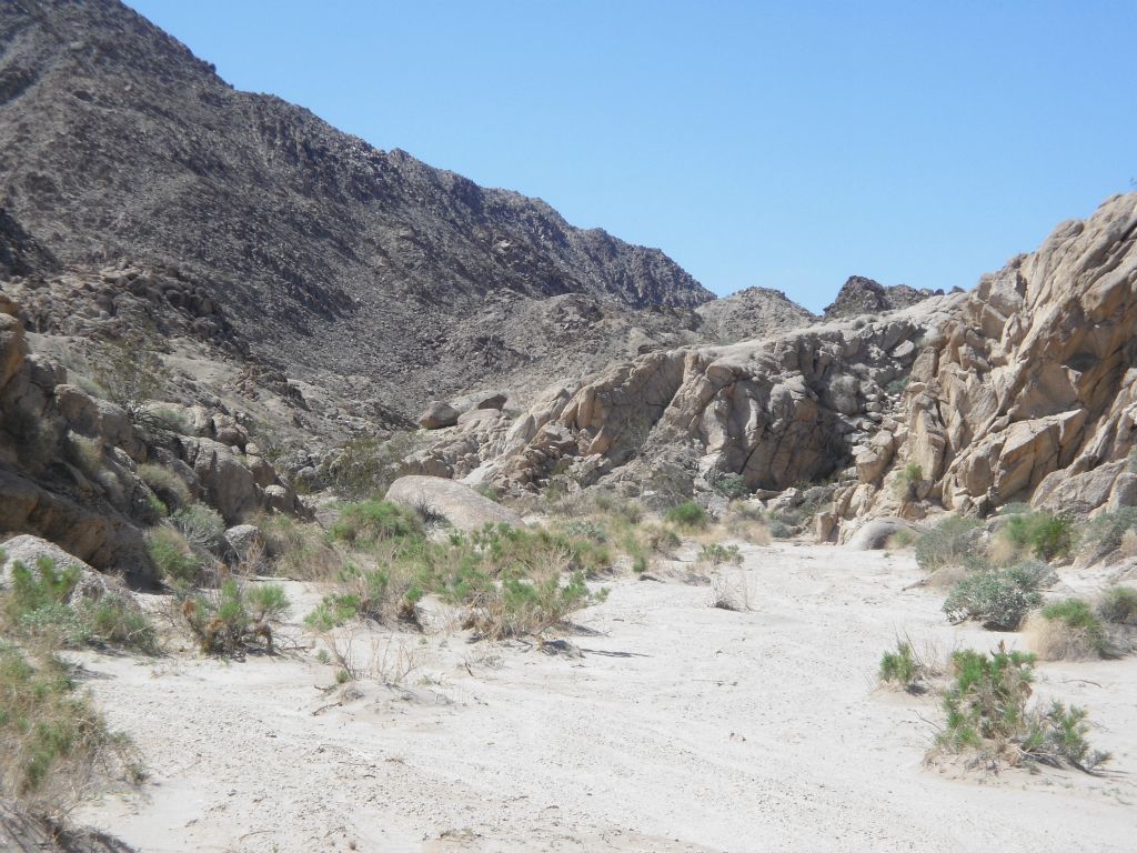 The other thing which caught my attention was how the canyon was cutting a very straight, mostly direct path through the mountain range: