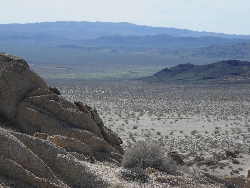 One final look at the basin and Owl Lake before cutting across to upper dune.  If it wasn't so hot and I wasn't almost out of water, I surely would have hiked out to Owl Lake: