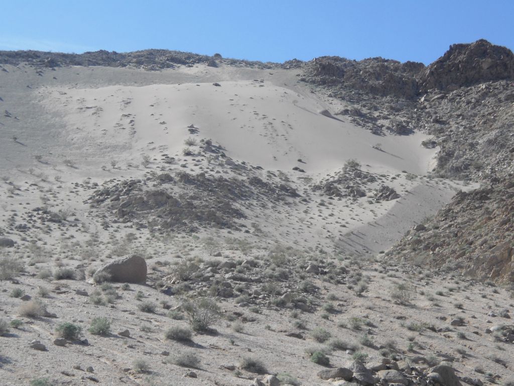 Same view from a little further away.  Sand Canyon is one place where I will be returning to sooner rather than later.  I love this place: