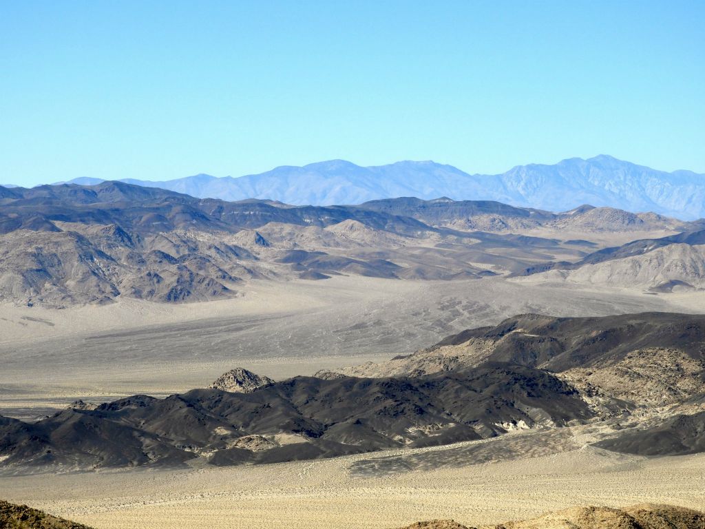 The large basin area seen here is located north of Owl Lake and is seldom visited by hikers:
