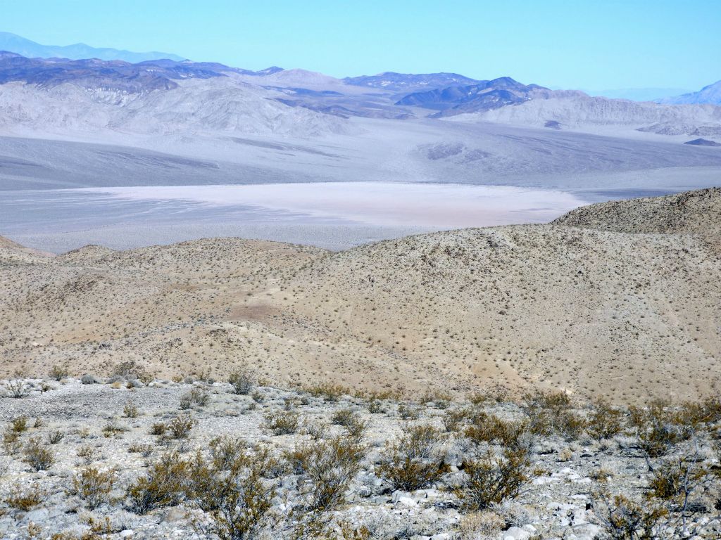 Owl Lake is located to the north and is partially obscured by foothills of the range: