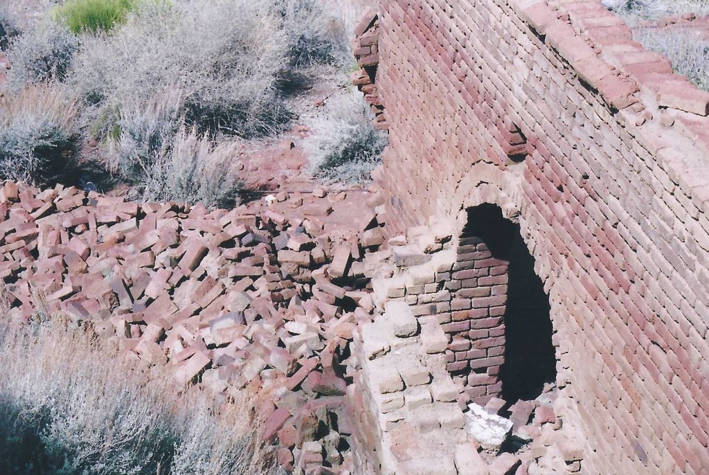 The archway and fallen bricks as seen from another angle: