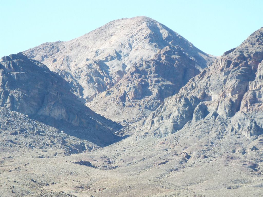 Also zooming way in to take a picture of the rocky gorge leading to the summit which we were heading toward: