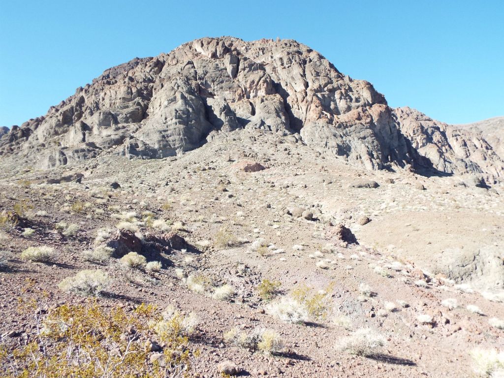 Keep in mind that when taking the Standard Ridge Route, all of these views of Sugarloaf Peak from below are missed: