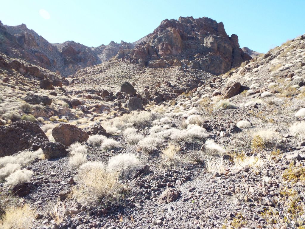 We encountered a junction up ahead where we stayed to the right and entered another section of gorge: