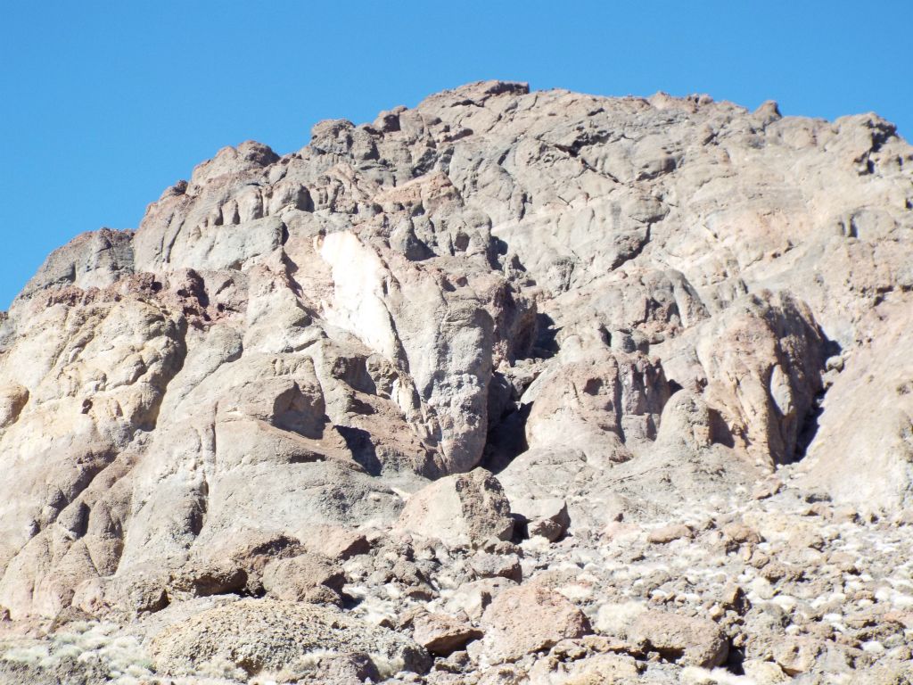 Taking a closer look at some of the polished rocks of the Sugarloaf mountain block:
