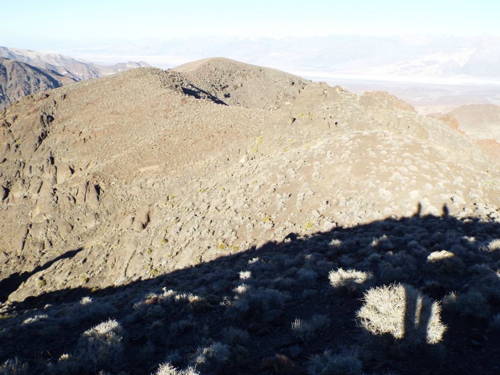 The Standard Ridge Route began by following along a mostly level ridgeline for a while.  This was the easy part: