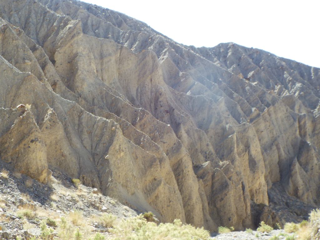 Beautiful cliffs and ridges on display in the north fork of what was now known as Teddy Bear Canyon: