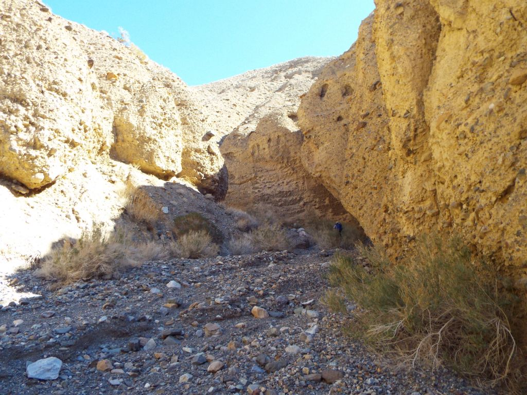 The terrain through the middle canyon became even more steep: